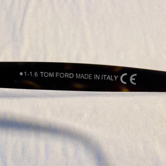 TOM FORD Vintage Tortoiseshell Sunglasses - Picture 5 of 12